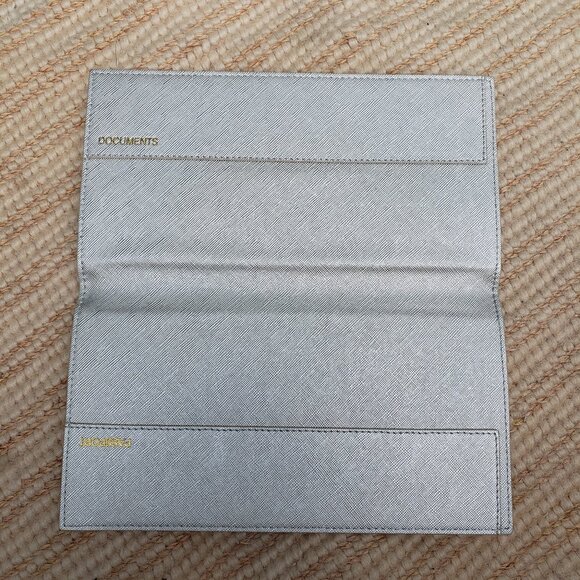 Katie Loxton London ' Yay for Vacay' silver passport holder - Picture 4 of 5